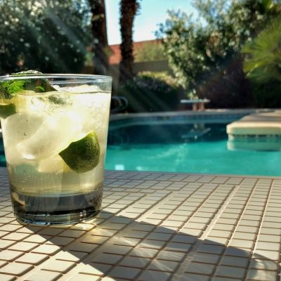 Vendée : trois raisons d'installer une piscine creusée dans votre jardin