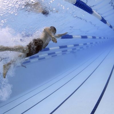 Abri de piscine plat : quels sont les avantages ?