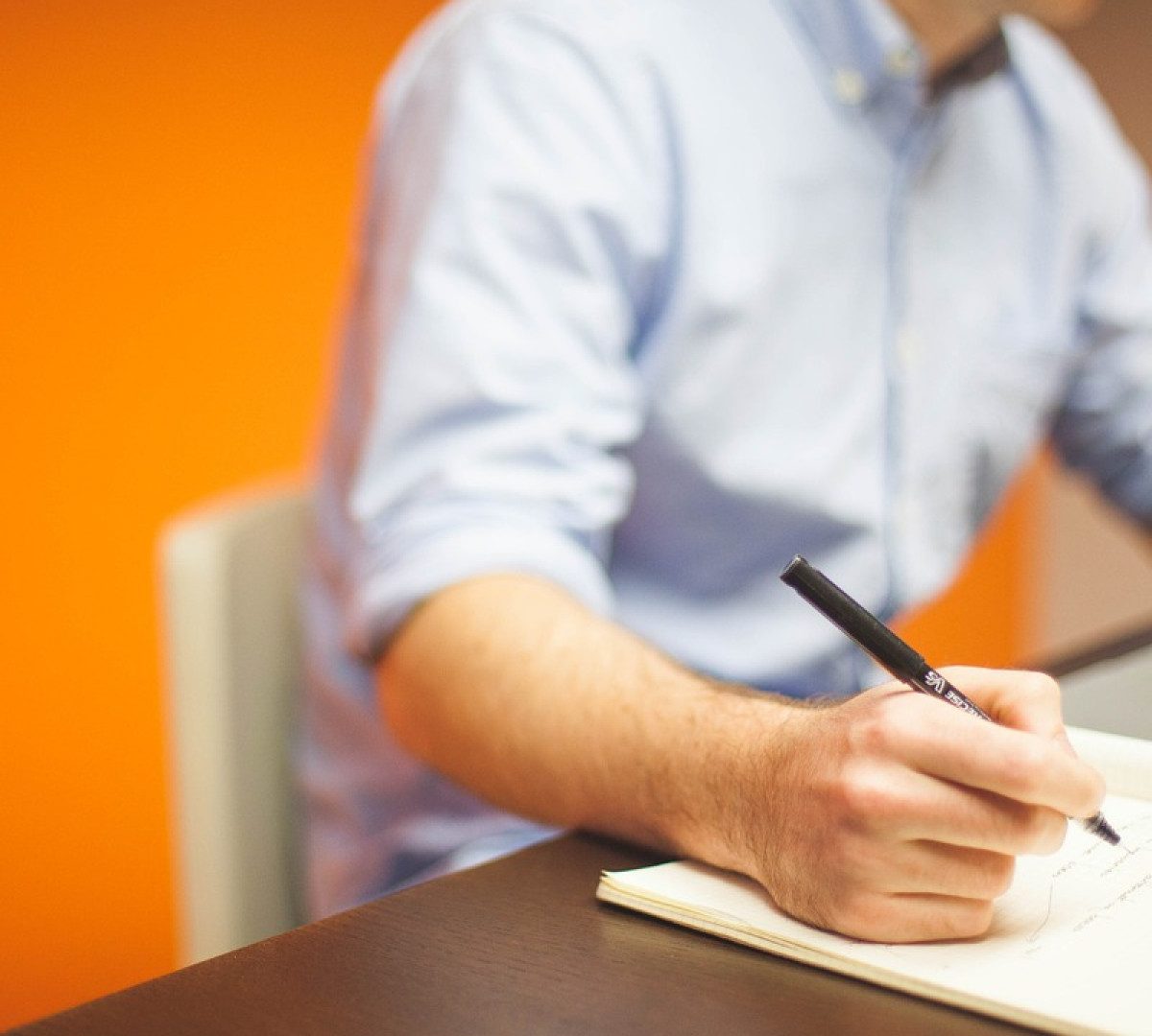 Pourquoi porter une chemise blanche ? 