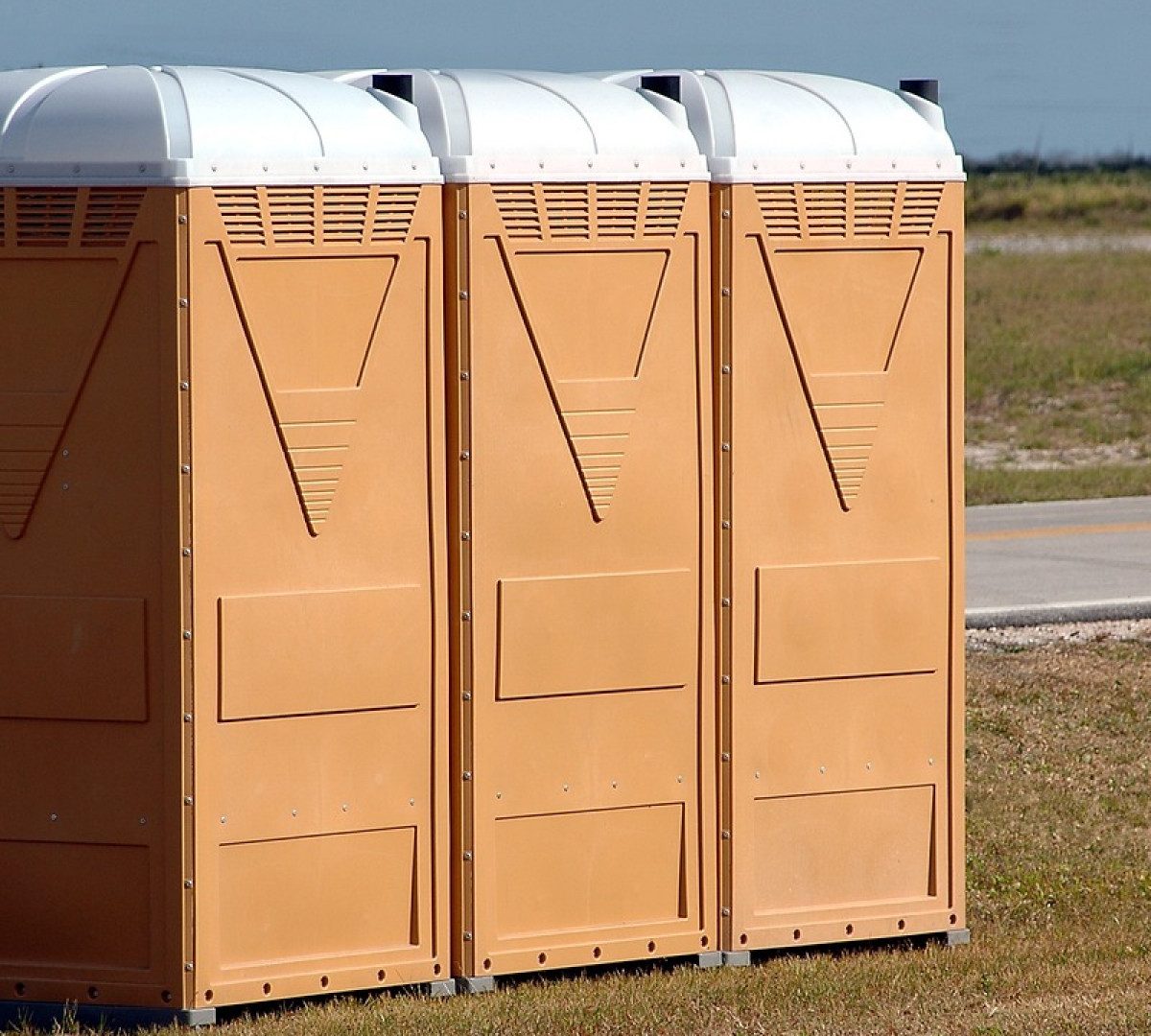 Des sanitaires dignes de ce nom pour un mariage en plein air réussi 