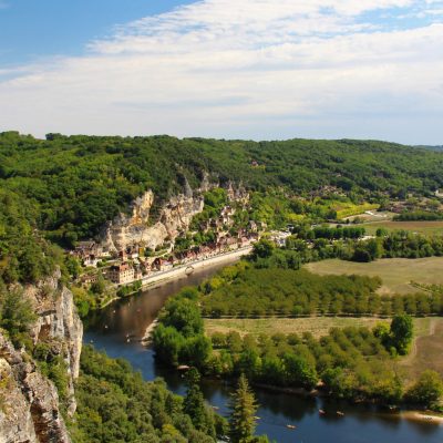 Pourquoi choisir un chalet plutôt qu’un hôtel pour vos vacances en Dordogne ?