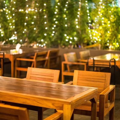 Apportez du caractère à vos extérieurs grâce à l'éclairage décoratif