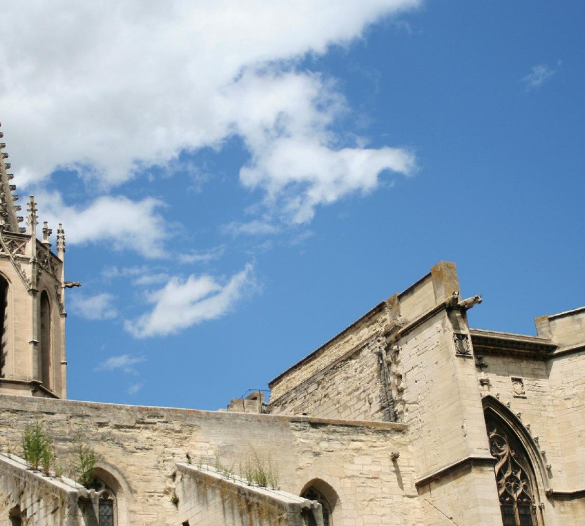 Voyage au cœur des églises romanes d’auvergne : une rencontre entre architecture et spiritualité