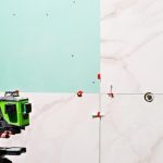 Comment choisir le niveau laser adapté à votre projet de rénovation ou de construction ?
