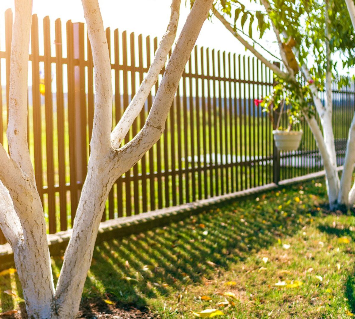 Comment sélectionner le bon kit de clôture rigide selon votre terrain ?