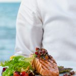Carqueiranne : les incontournables d’un repas de poisson dans un restaurant face à la mer